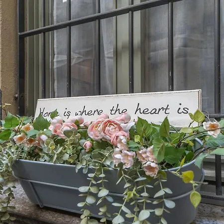 Your Lovely Retreat In Brera Διαμέρισμα